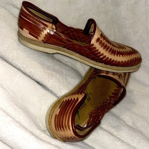 New just tried on Mexican sandles  watch size 10woman - Picture 3 of 6